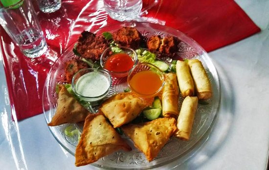 SPRING ROLL / VEG PAKODA/ PANEER PAKODA / SAMOSA